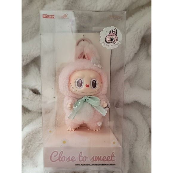 Pop Mart Labubu Mokoko Close To Sweet Pendant(PopLand Exclusive) - New-US Seller - Picture 4 of 9